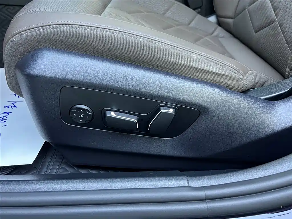 BMW BMW 5 Series 2025 530Li Leading Model Luxury Package 2025 - thumbnail 16