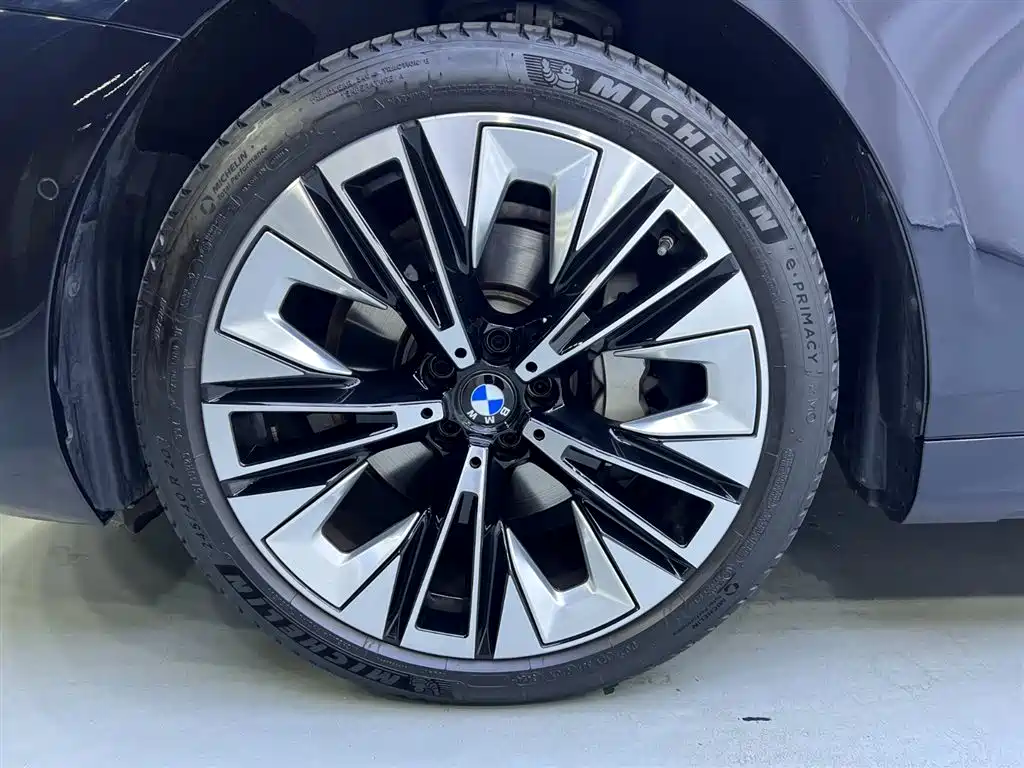 BMW BMW 5 Series 2025 530Li Leading Model Luxury Package 2025 - thumbnail 21