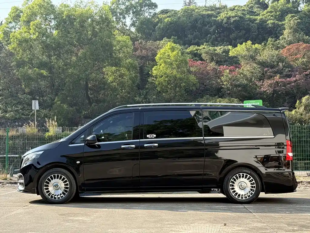 Mercedes-Benz Vito 2021 2.0T Business Edition 7-seater 2022 - thumbnail 4
