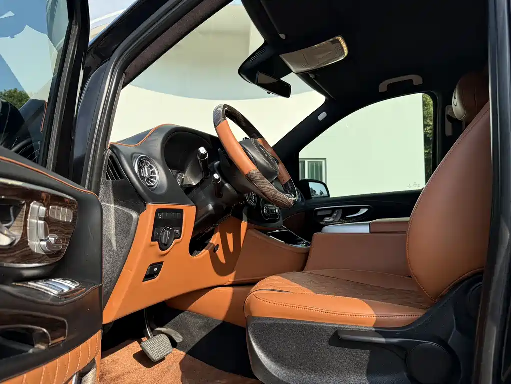 Mercedes-Benz Vito 2021 2.0T Business Edition 7-seater 2022 - thumbnail 5
