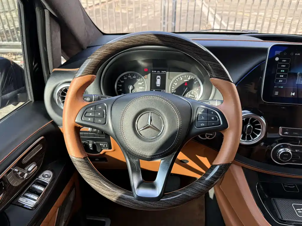 Mercedes-Benz Vito 2021 2.0T Business Edition 7-seater 2022 - thumbnail 11