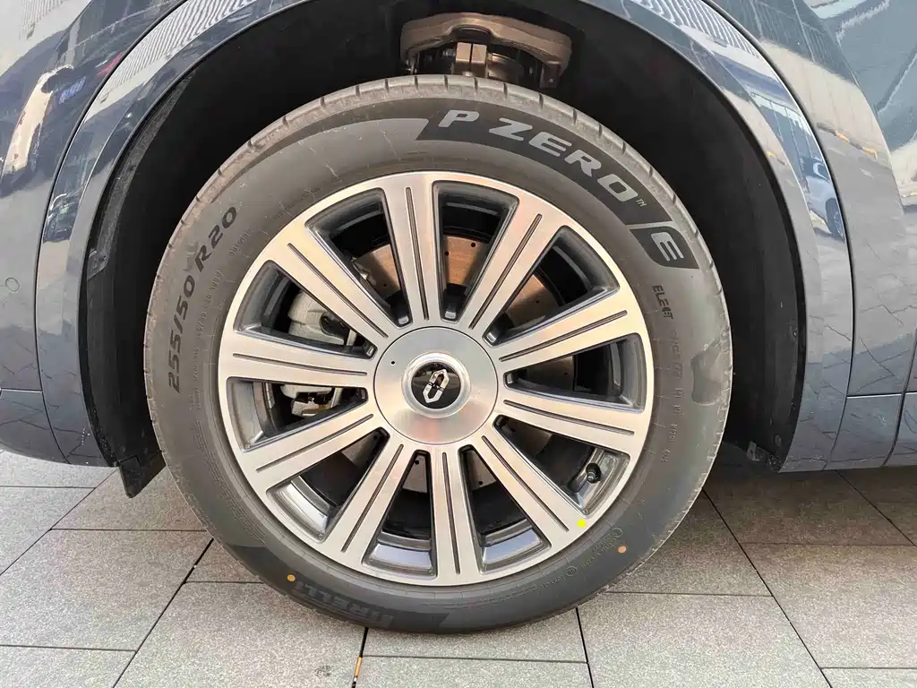 AITO Aito M8 2025 Pure Electric Max+ Six-seat AWD Version 2026 - thumbnail 5