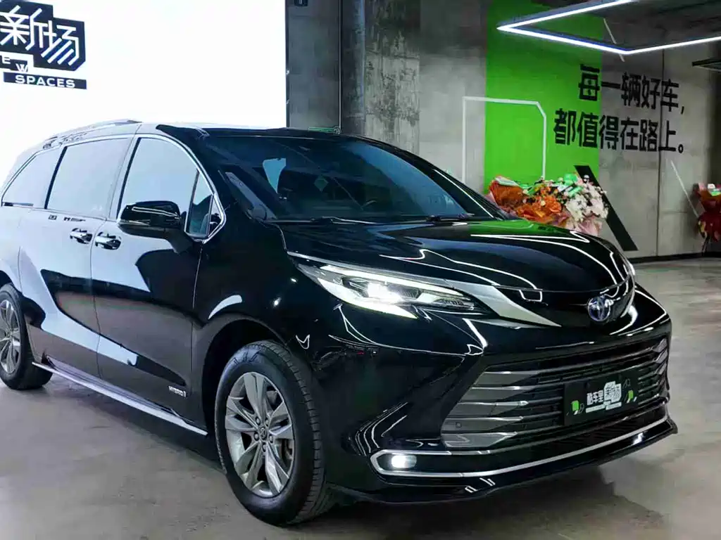 Toyota Toyota Sienna 2021 2.5L Hybrid Limited Edition 2022 - thumbnail 3