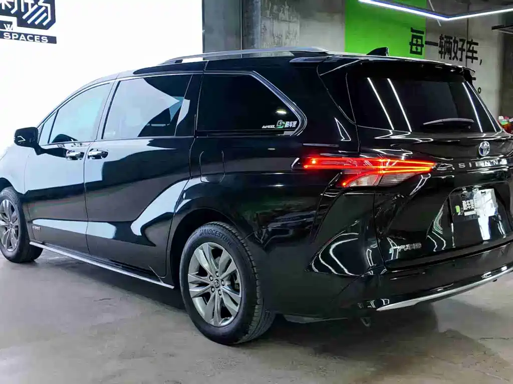 Toyota Toyota Sienna 2021 2.5L Hybrid Limited Edition 2022 - thumbnail 6