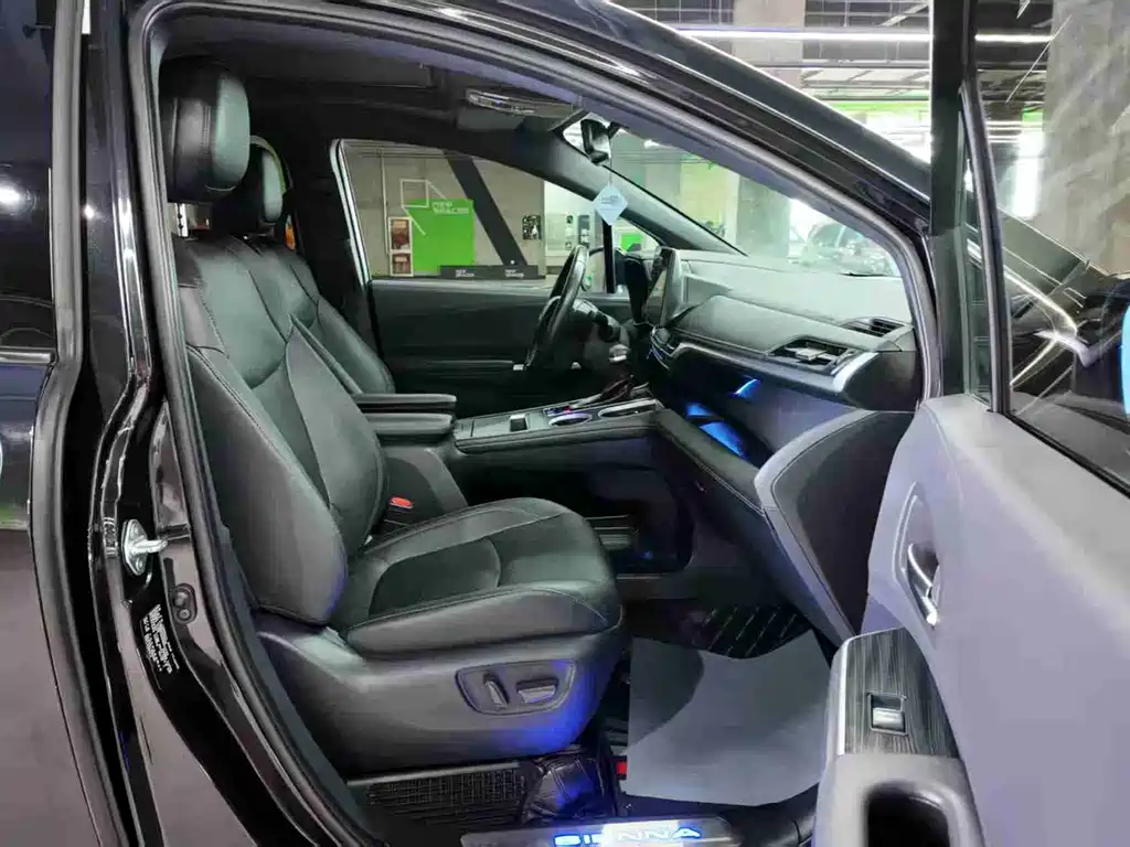Toyota Toyota Sienna 2021 2.5L Hybrid Limited Edition 2022 - thumbnail 11