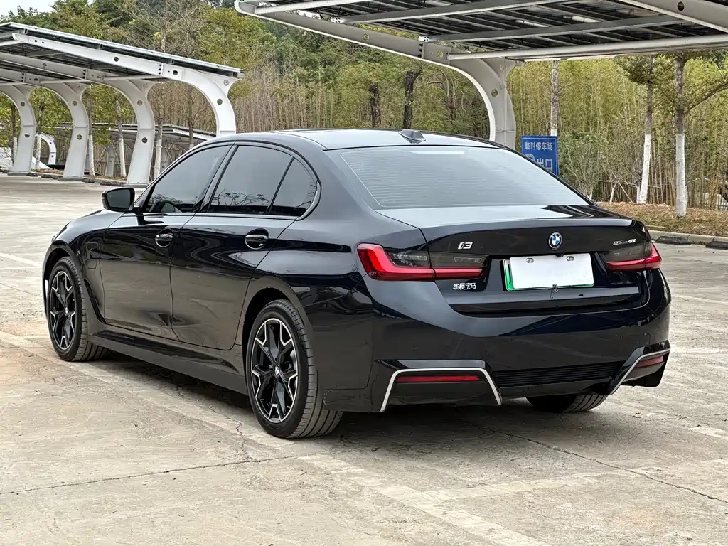 BMW BMW i3 2025 eDrive 40 L Night Shadow Package 2025 - thumbnail 11