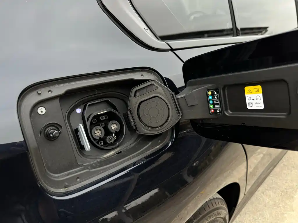 BMW BMW i3 2025 eDrive 40 L Night Shadow Package 2025 - thumbnail 17