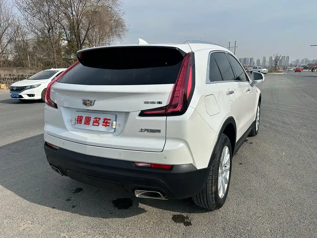 Cadillac Cadillac XT4 2021 28T FWD Technology Edition 2021 - thumbnail 14