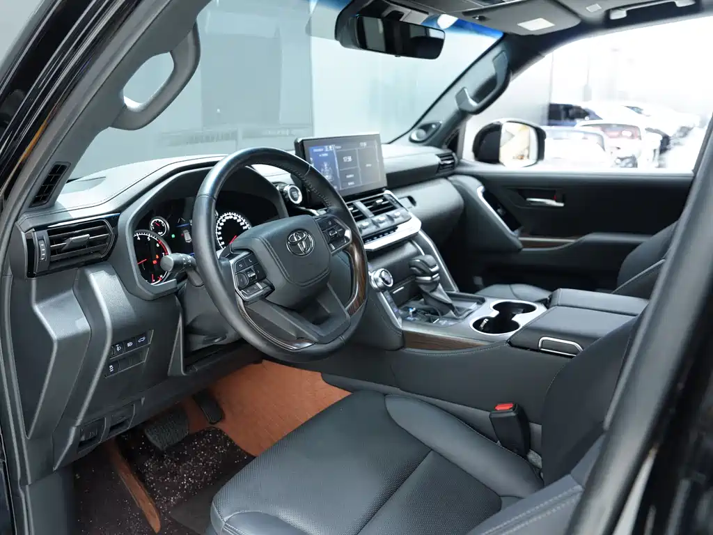 Toyota Land Cruiser (Imported) 2023 Model 3.5T Middle East Version 2024 - thumbnail 6