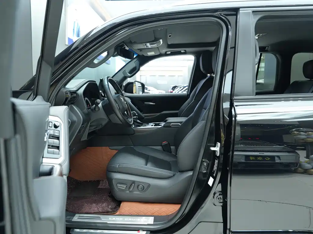 Toyota Land Cruiser (Imported) 2023 Model 3.5T Middle East Version 2024 - thumbnail 10