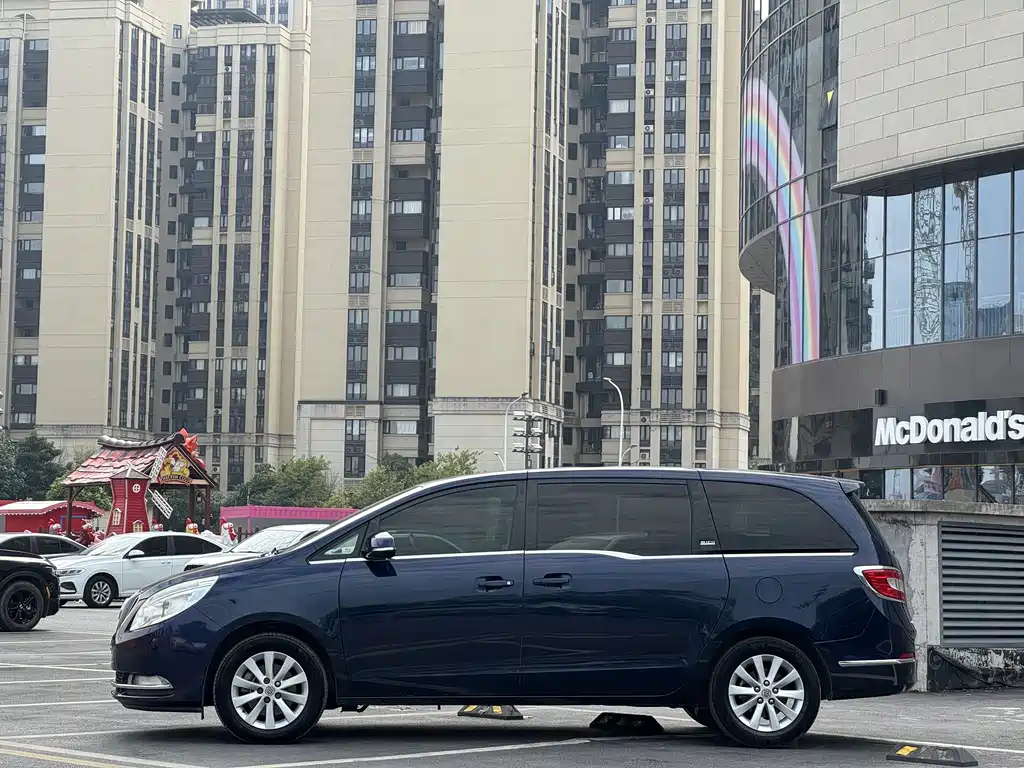 Buick Buick GL8 2013 2.4L CT Luxury Business Comfort Edition 2013 - thumbnail 5