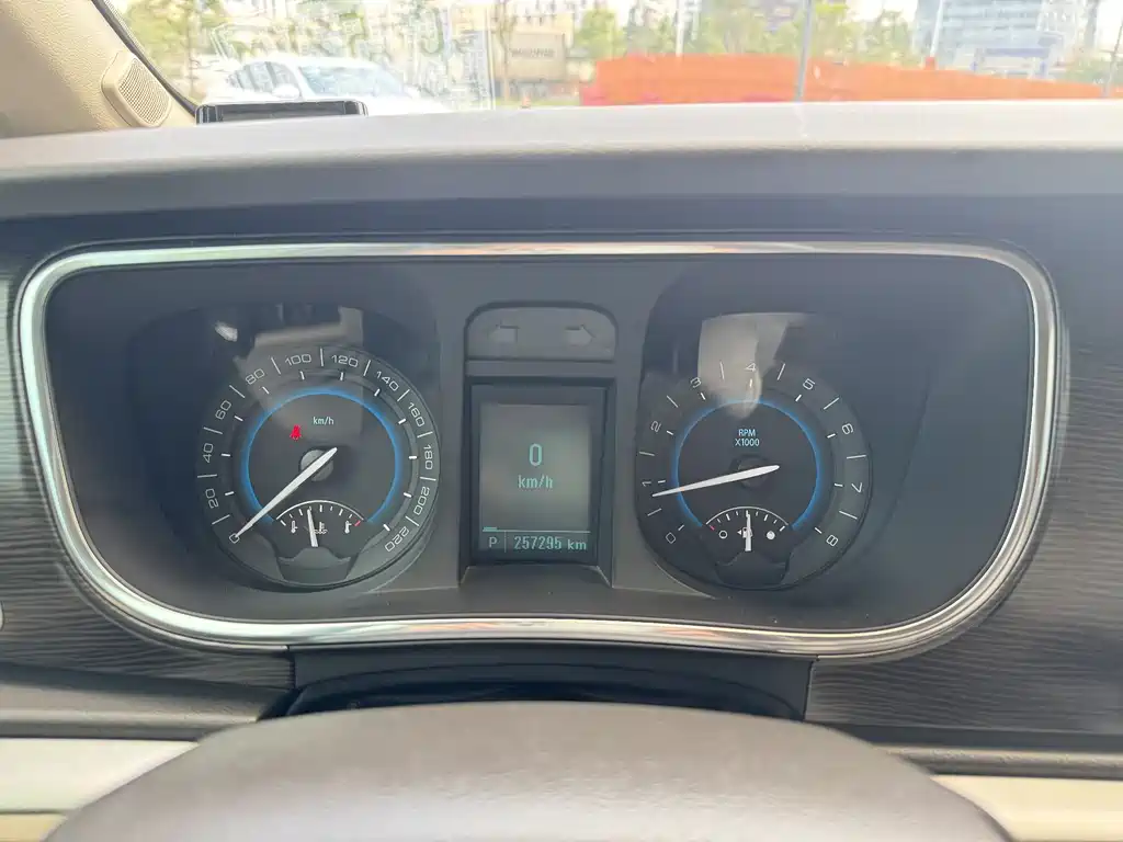 Buick Buick GL8 2013 2.4L CT Luxury Business Comfort Edition 2013 - thumbnail 25