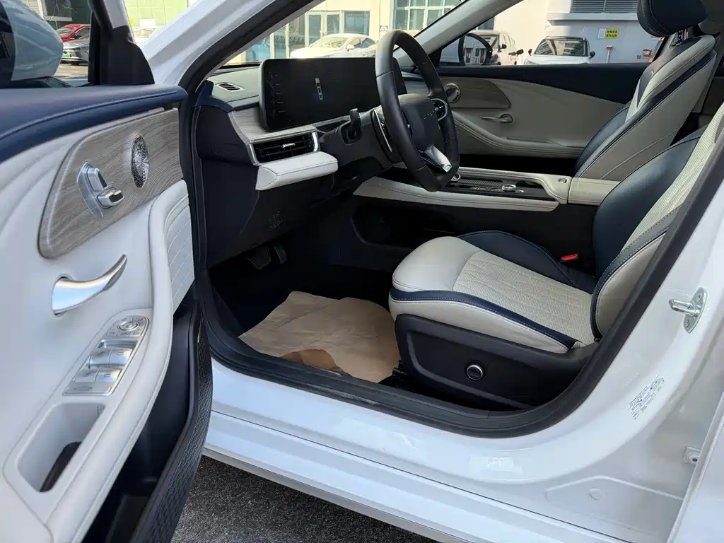 Chery Arrizo 8 2022 1.6T DCT Elegant 2022 - thumbnail 4