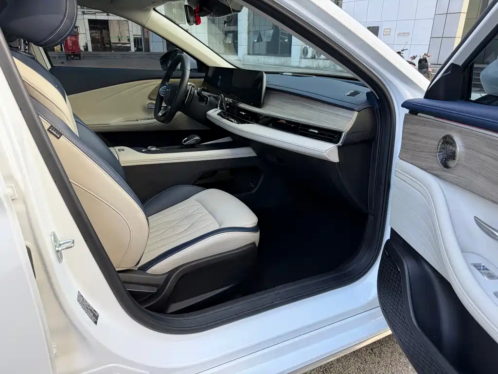 Chery Arrizo 8 2022 1.6T DCT Elegant 2022 - thumbnail 12