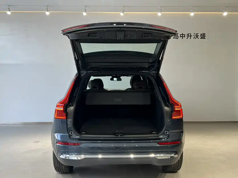 Volvo Volvo XC60 2025 B5 AWD Momentum Luxury Edition 2025 - thumbnail 6