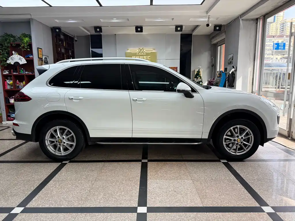 Porsche Porsche Cayenne 2016 3.0T Standard Version 2015 - thumbnail 4