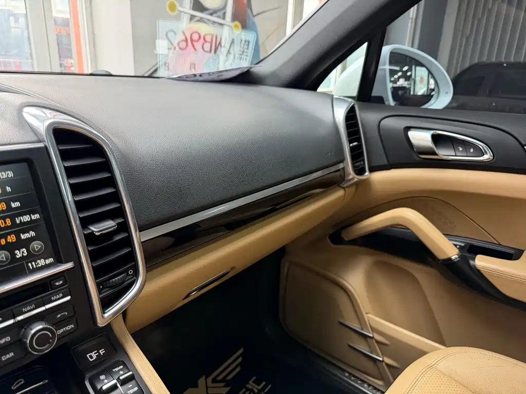 Porsche Porsche Cayenne 2016 3.0T Standard Version 2015 - thumbnail 9