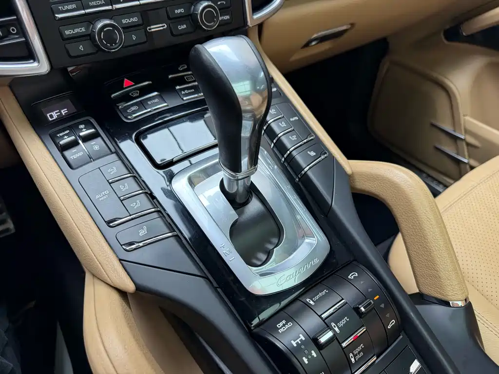 Porsche Porsche Cayenne 2016 3.0T Standard Version 2015 - thumbnail 11
