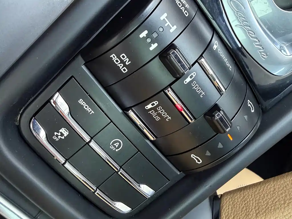 Porsche Porsche Cayenne 2016 3.0T Standard Version 2015 - thumbnail 12