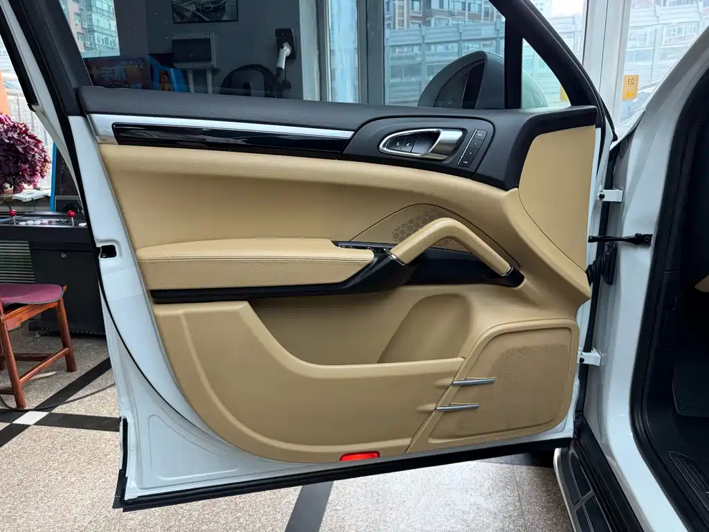Porsche Porsche Cayenne 2016 3.0T Standard Version 2015 - thumbnail 19