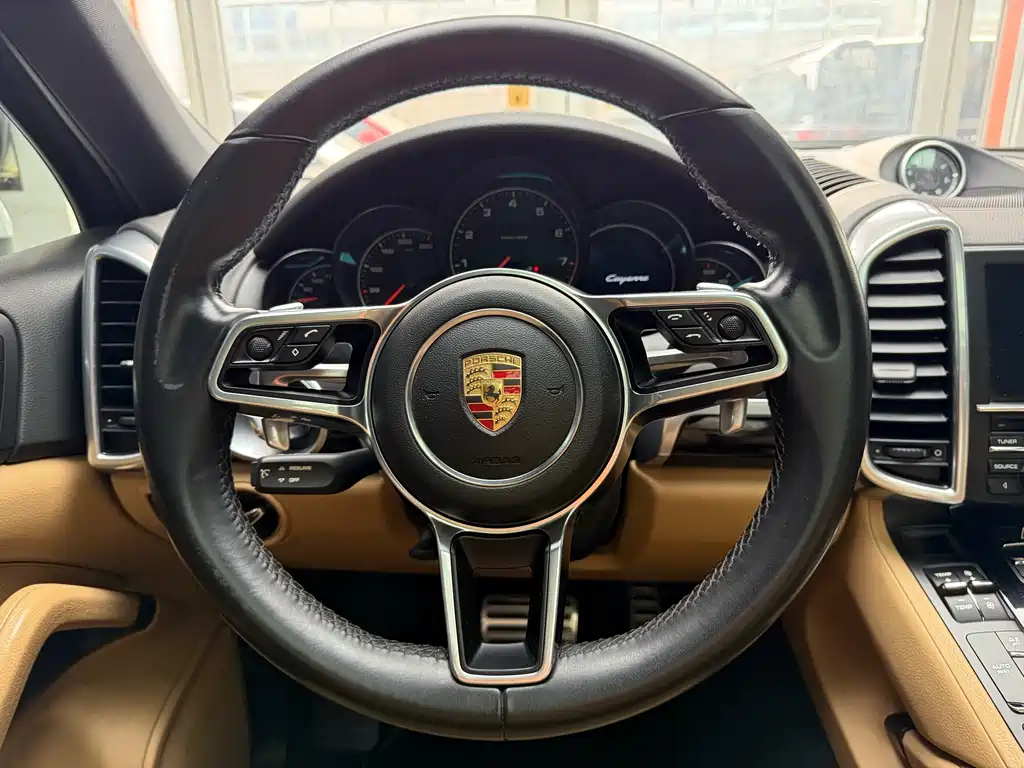 Porsche Porsche Cayenne 2016 3.0T Standard Version 2015 - thumbnail 25