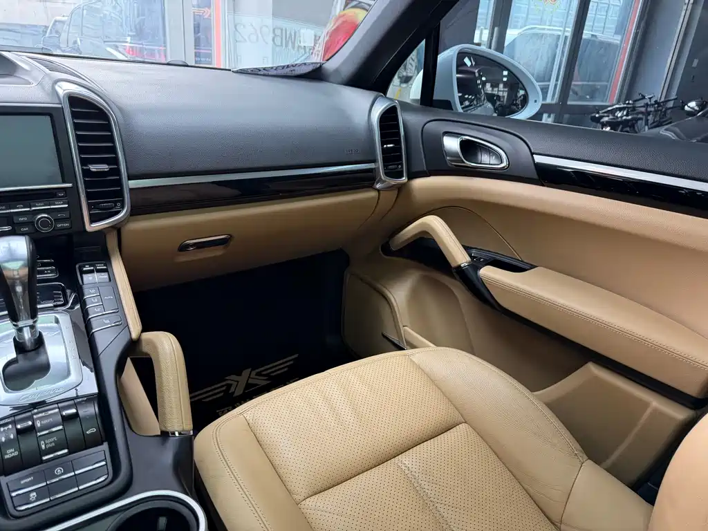 Porsche Porsche Cayenne 2016 3.0T Standard Version 2015 - thumbnail 29