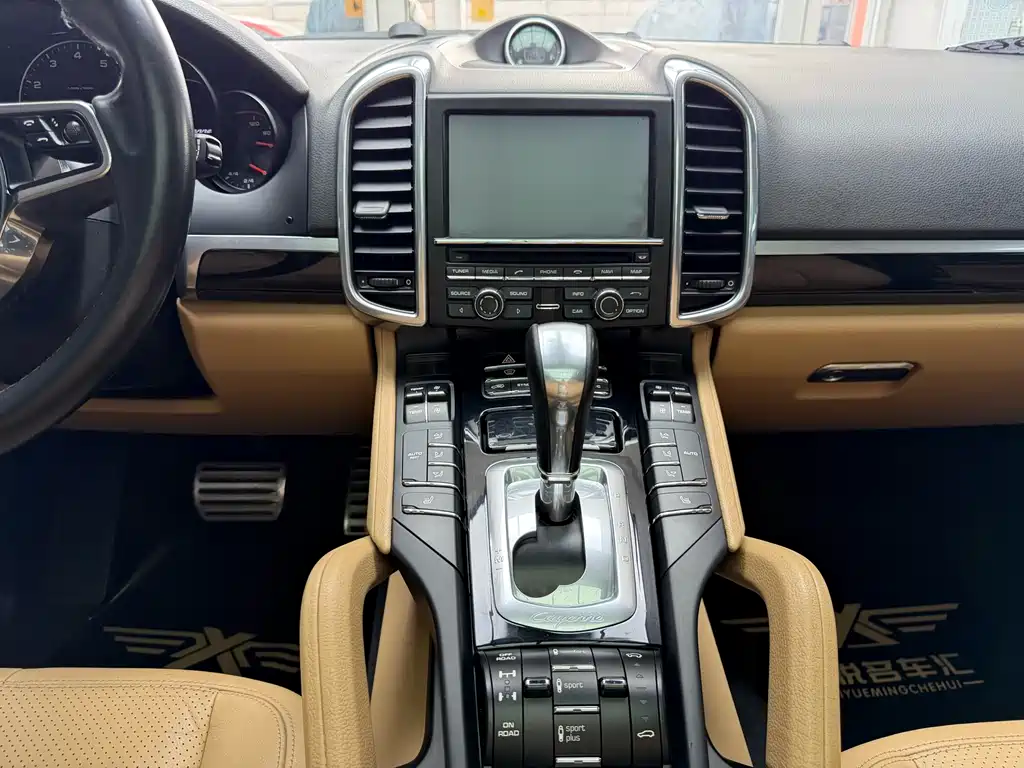 Porsche Porsche Cayenne 2016 3.0T Standard Version 2015 - thumbnail 30