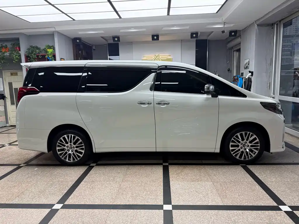 Toyota Alphard 2018 3.5L Executive Edition 2017 - thumbnail 4
