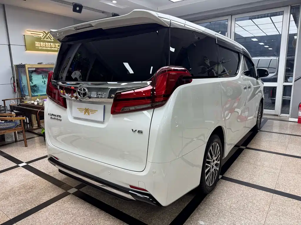 Toyota Alphard 2018 3.5L Executive Edition 2017 - thumbnail 5