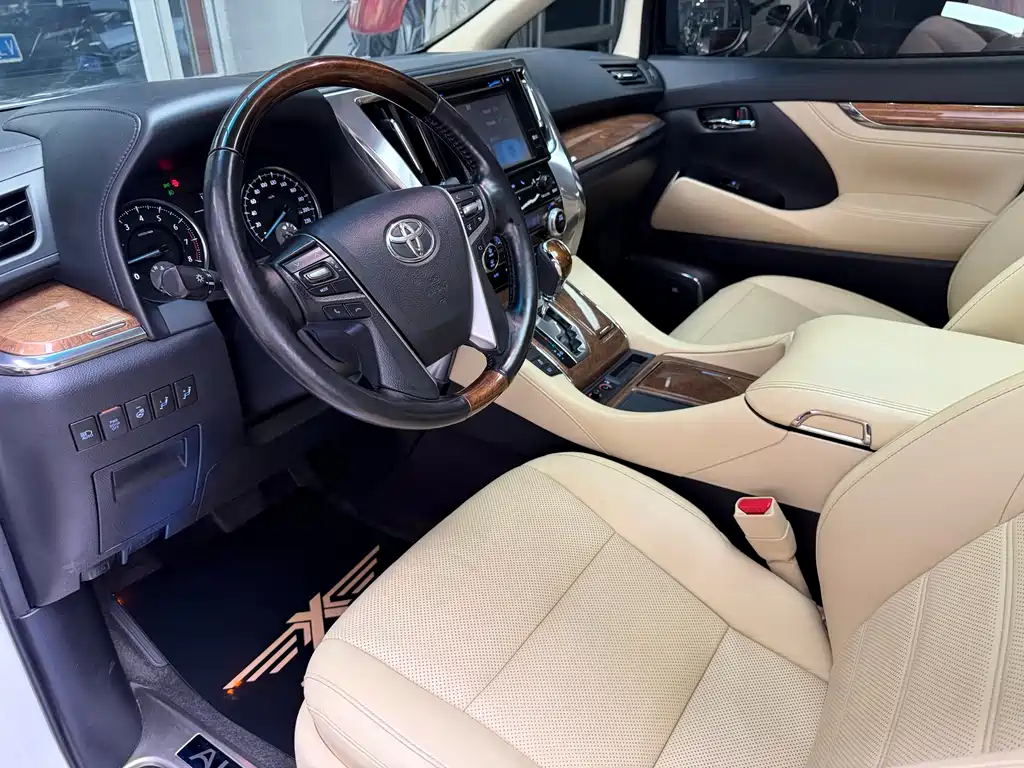 Toyota Alphard 2018 3.5L Executive Edition 2017 - thumbnail 13