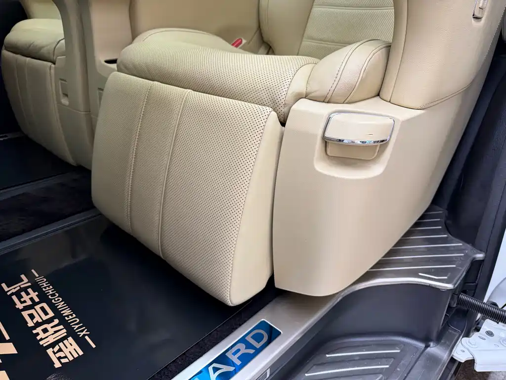 Toyota Alphard 2018 3.5L Executive Edition 2017 - thumbnail 21