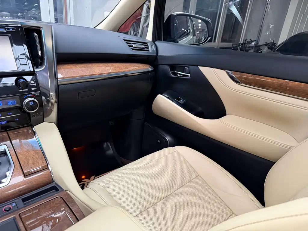 Toyota Alphard 2018 3.5L Executive Edition 2017 - thumbnail 24