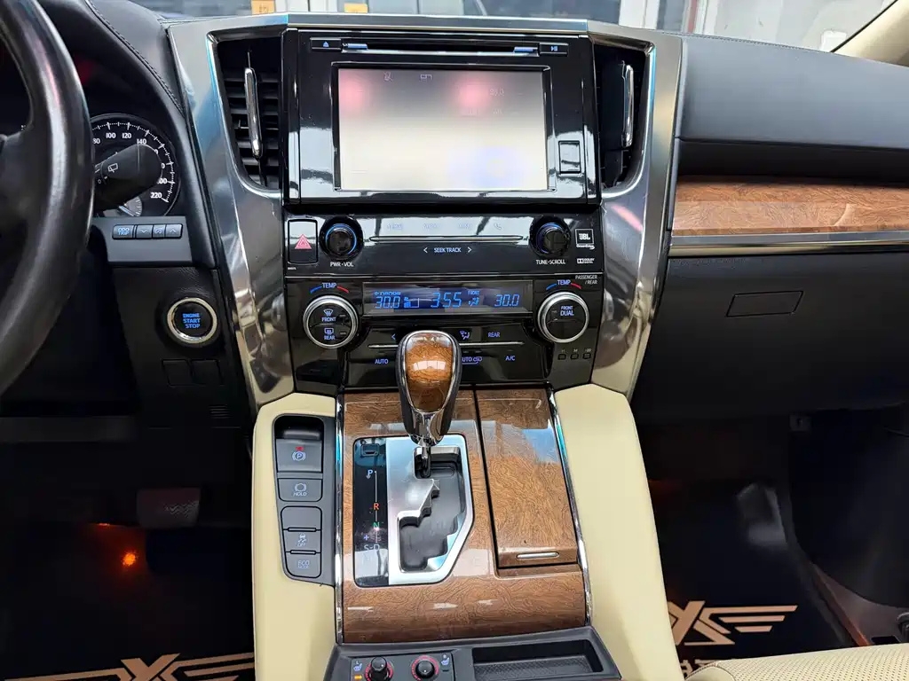 Toyota Alphard 2018 3.5L Executive Edition 2017 - thumbnail 25