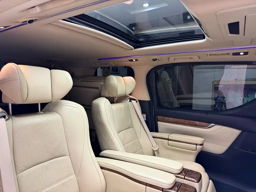 Toyota Alphard 2018 3.5L Executive Edition 2017 - thumbnail 30