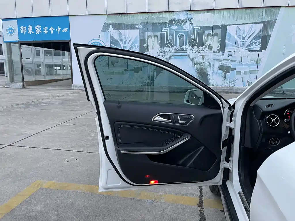Mercedes-Benz Mercedes-Benz GLA 2019 GLA 200 Dynamic 2019 - thumbnail 11