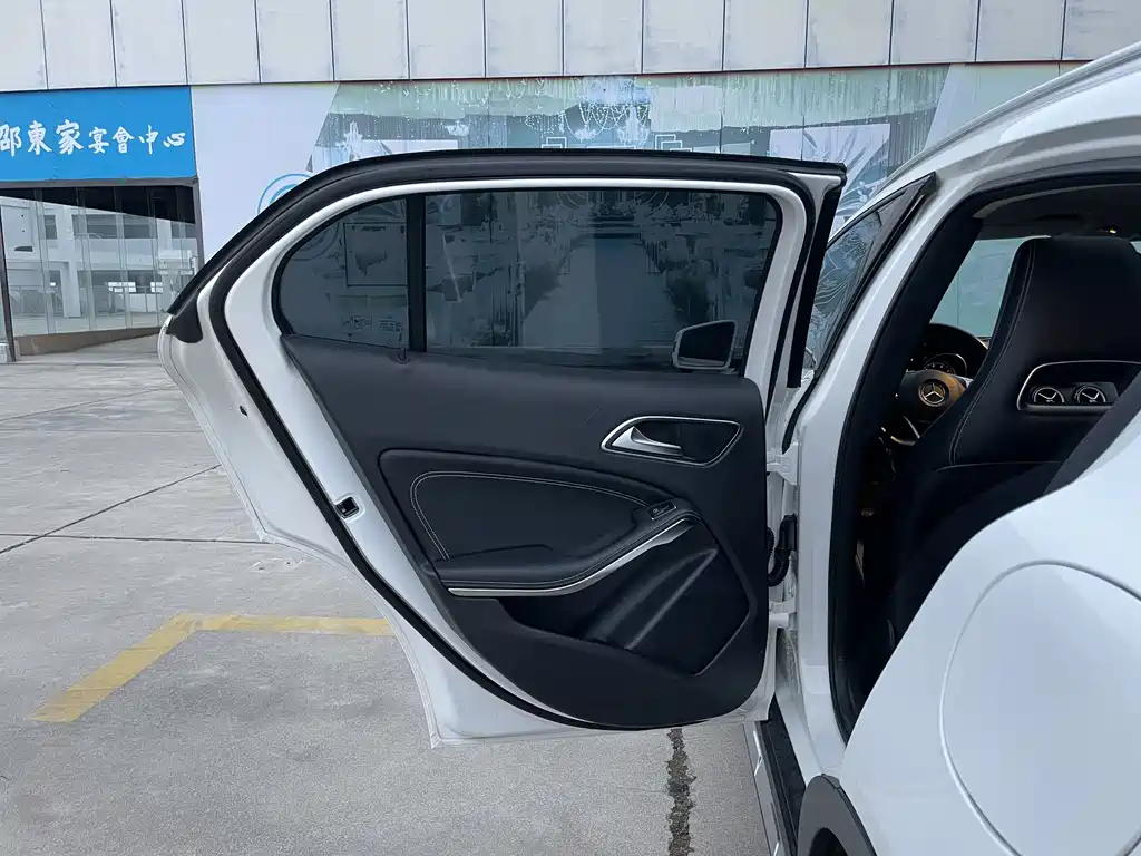 Mercedes-Benz Mercedes-Benz GLA 2019 GLA 200 Dynamic 2019 - thumbnail 14