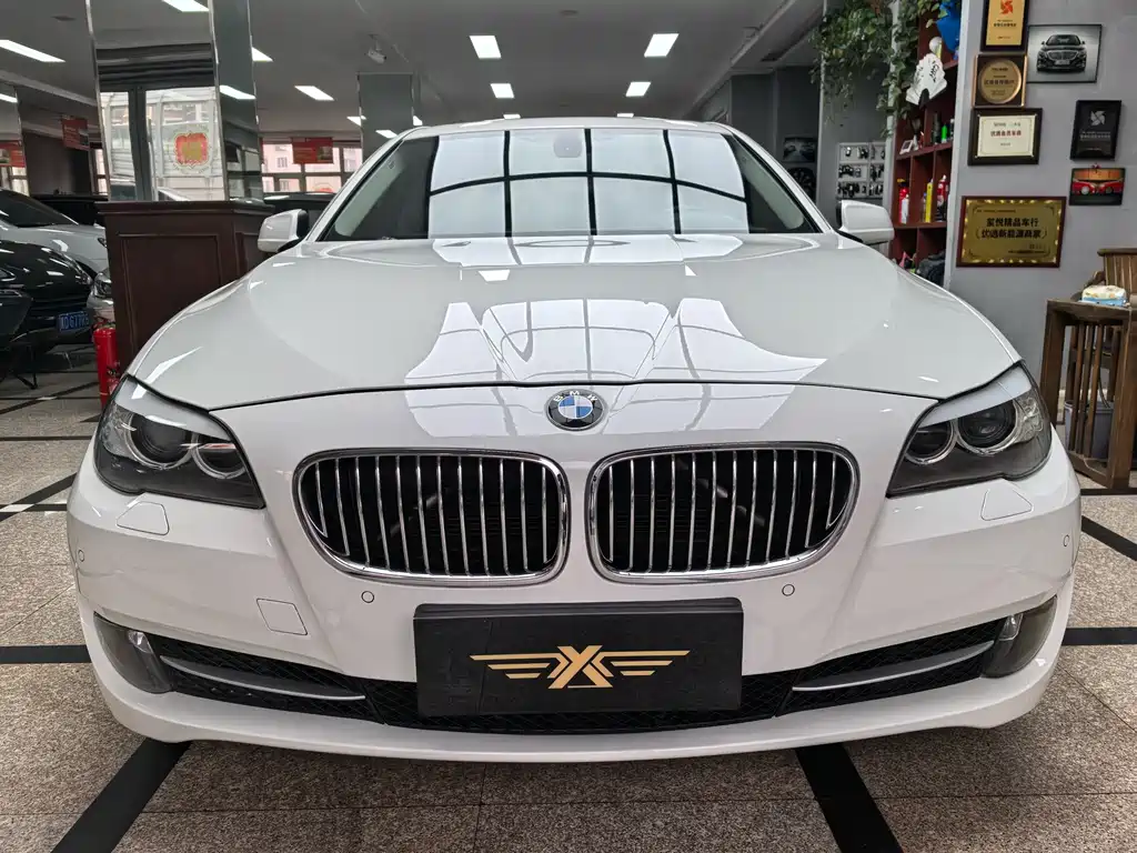 BMW BMW 5 Series 2012 523Li Luxury Edition 2012 - thumbnail 2
