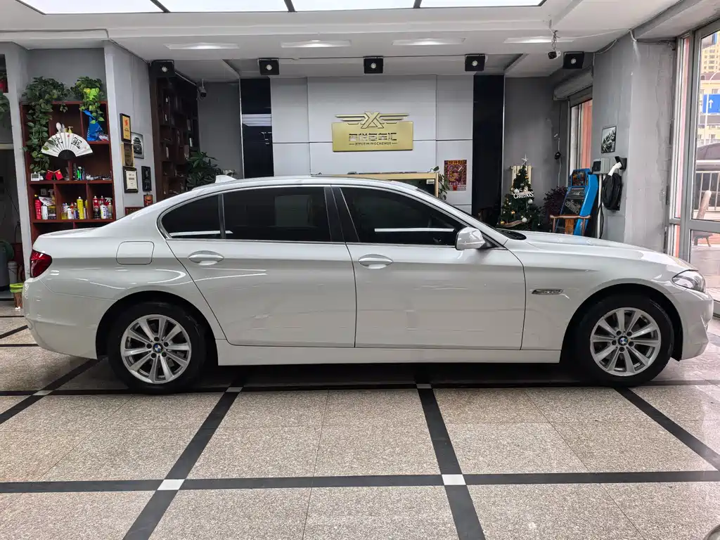 BMW BMW 5 Series 2012 523Li Luxury Edition 2012 - thumbnail 4