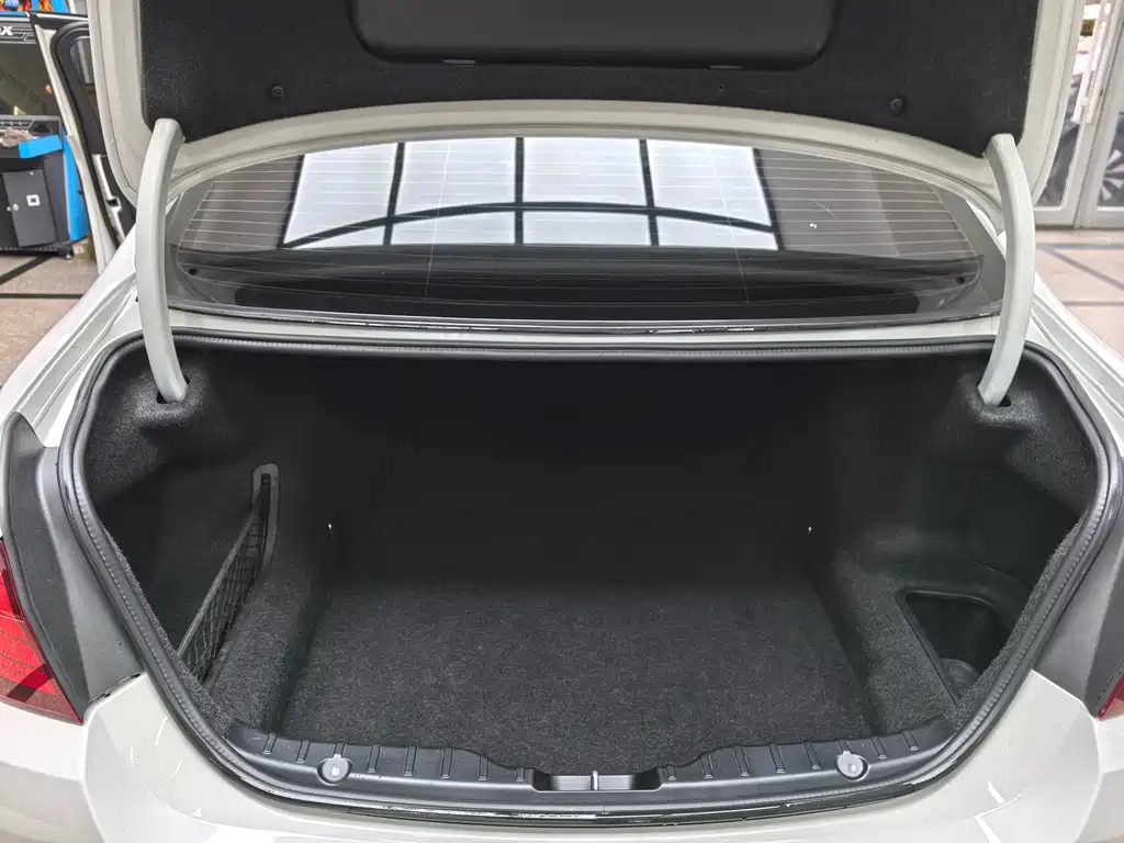 BMW BMW 5 Series 2012 523Li Luxury Edition 2012 - thumbnail 26