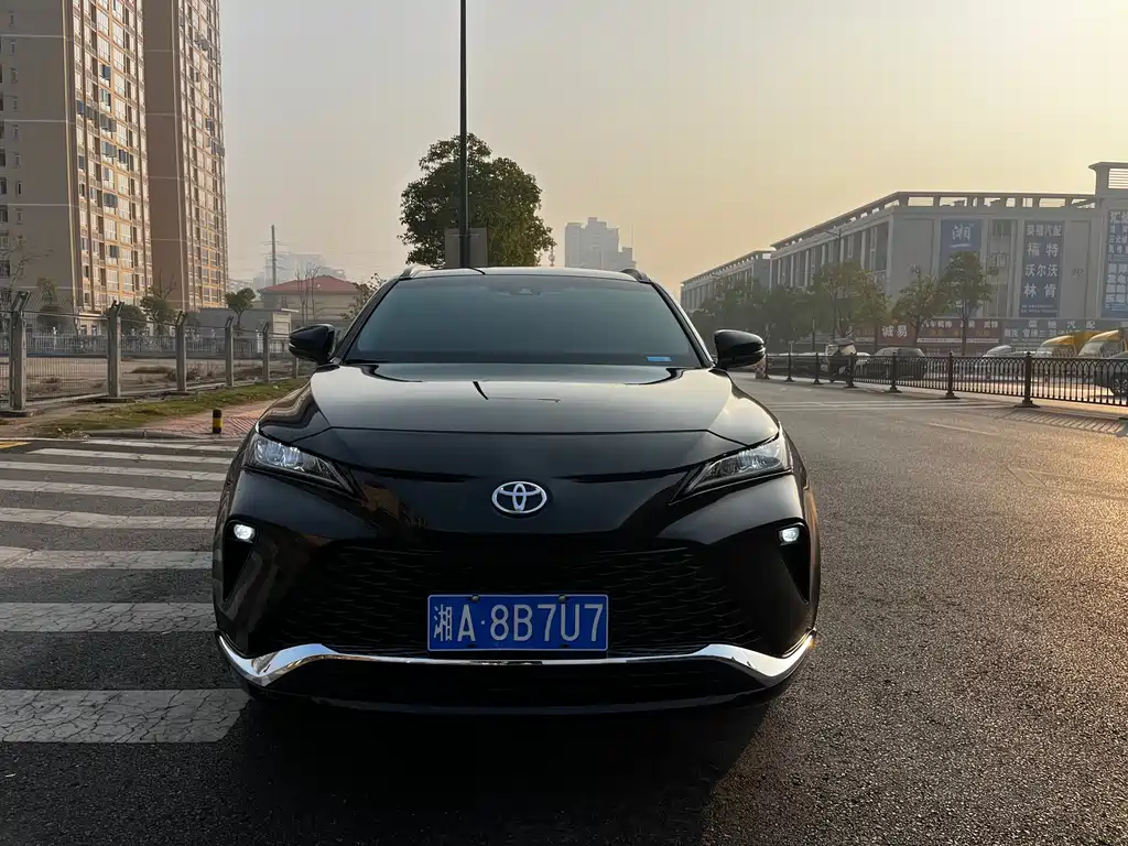 Toyota Venza 2023 2.0L CVT AWD Luxury Edition 2024 - thumbnail 2