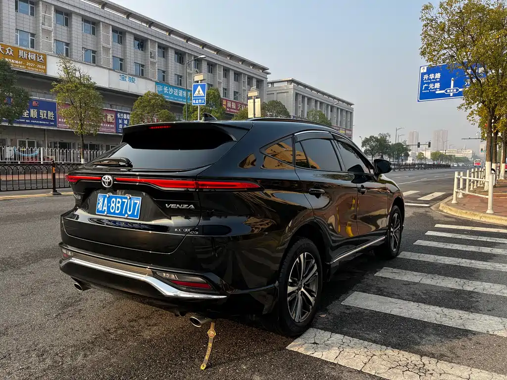 Toyota Venza 2023 2.0L CVT AWD Luxury Edition 2024 - thumbnail 5