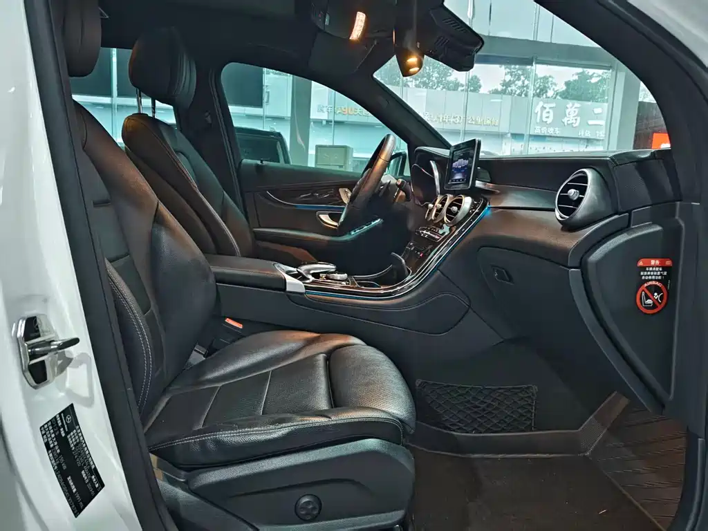 Mercedes-Benz Mercedes-Benz GLC 2019 GLC 260 4MATIC Dynamic Model 2019 - thumbnail 10