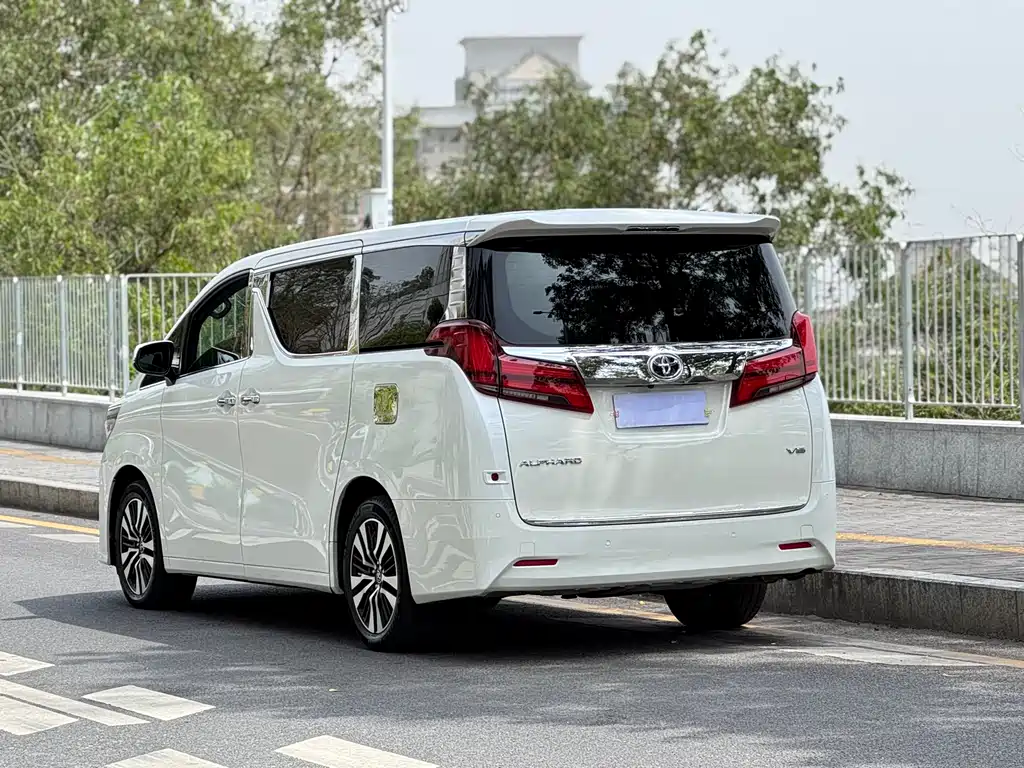Toyota Alphard 2018 Model Year Facelift 3.5L Executive Version 2019 - thumbnail 4