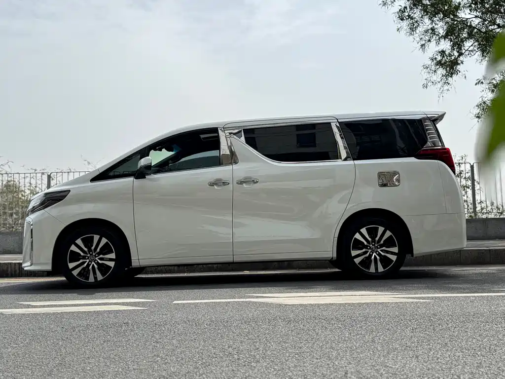 Toyota Alphard 2018 Model Year Facelift 3.5L Executive Version 2019 - thumbnail 8