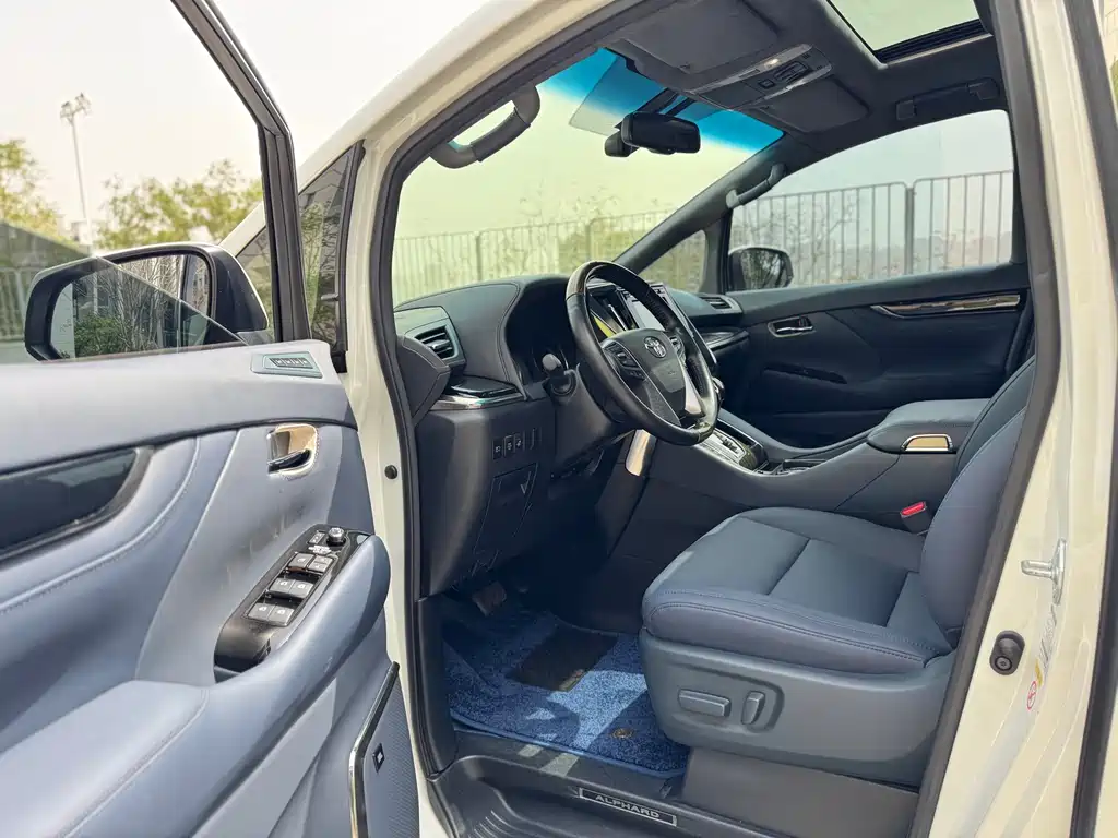 Toyota Alphard 2018 Model Year Facelift 3.5L Executive Version 2019 - thumbnail 9
