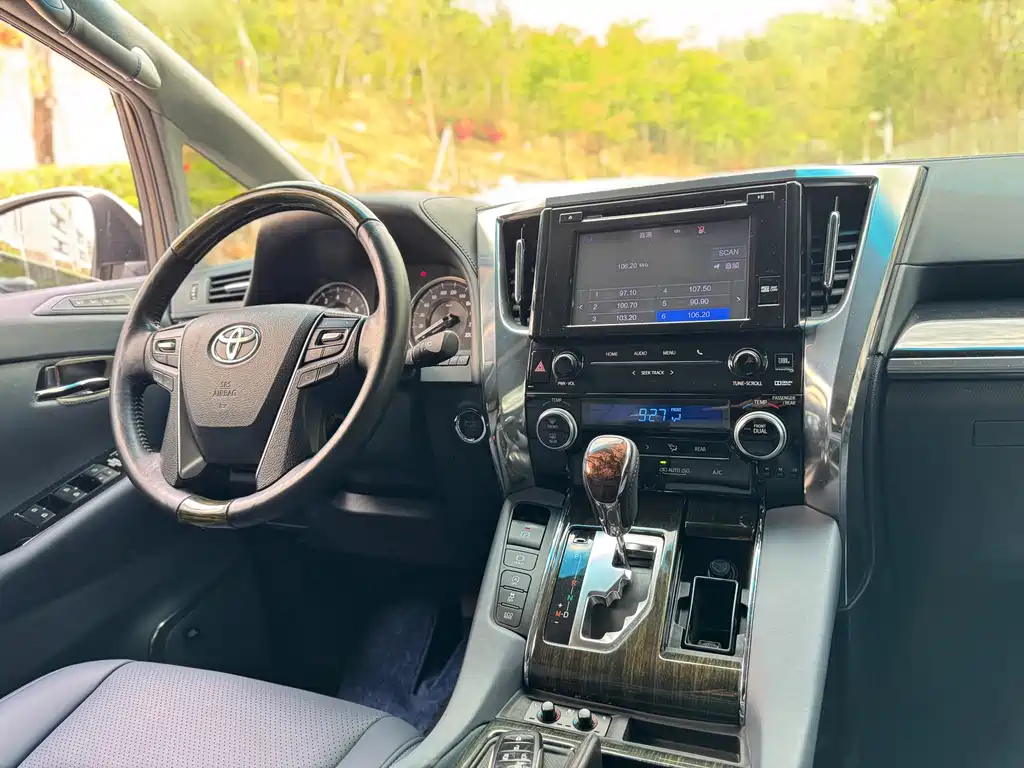 Toyota Alphard 2018 Model Year Facelift 3.5L Executive Version 2019 - thumbnail 15