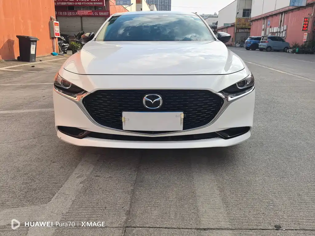 Mazda Mazda 3 Axela 2021 2.0L Automatic Elegant Edition 2021 - thumbnail 2