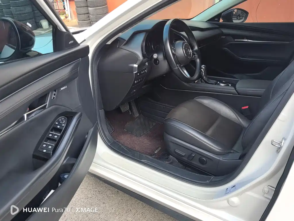Mazda Mazda 3 Axela 2021 2.0L Automatic Elegant Edition 2021 - thumbnail 5