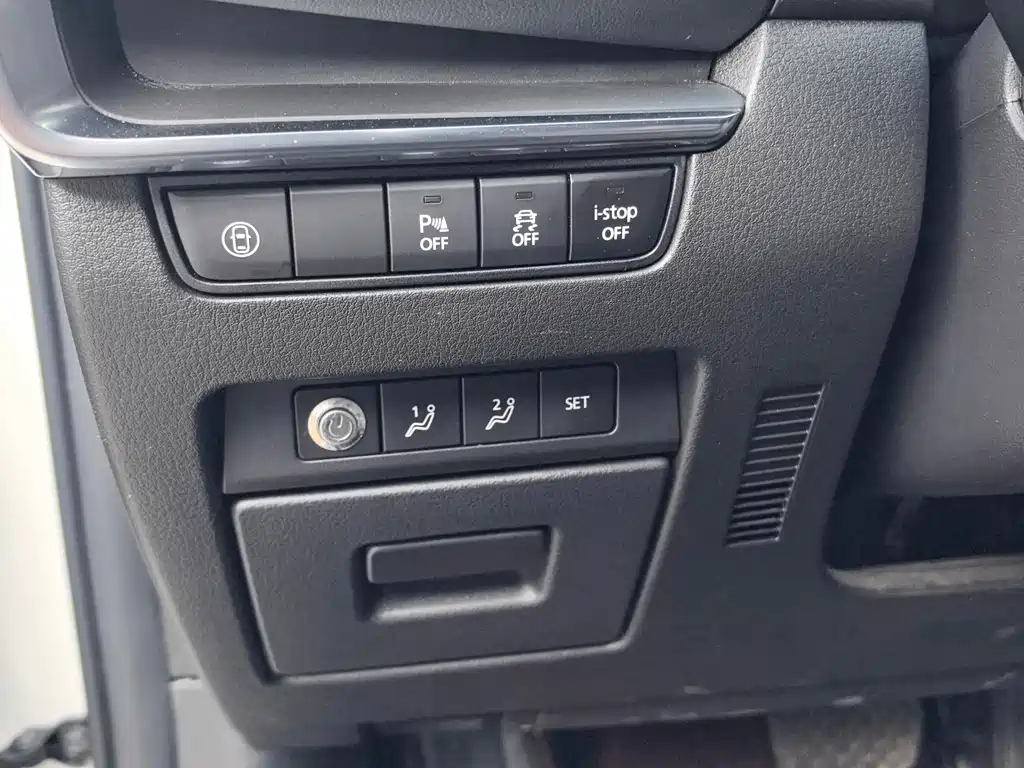 Mazda Mazda 3 Axela 2021 2.0L Automatic Elegant Edition 2021 - thumbnail 8