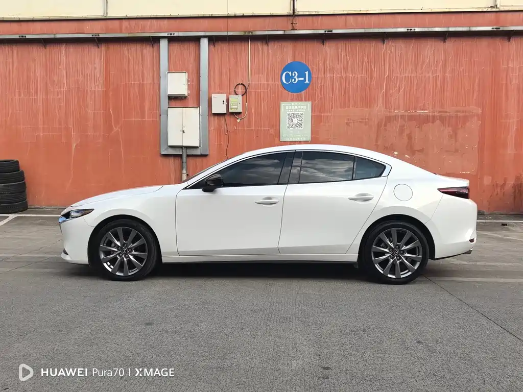 Mazda Mazda 3 Axela 2021 2.0L Automatic Elegant Edition 2021 - thumbnail 13